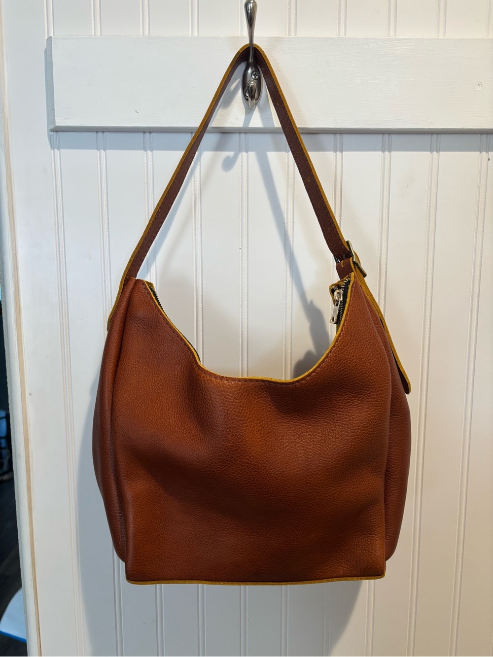 Portland Leather - Aspen Medium Shoulder bag - Picture 4 of 5